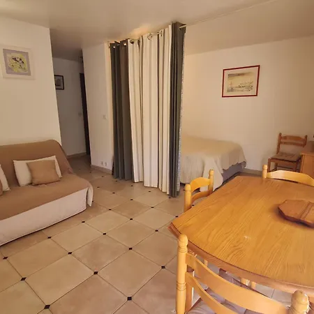 Apartment Coin-nuit Avec Parking Au Centre De Sainte-maxime, Golfe De St-tropez - Fr-1-780-41