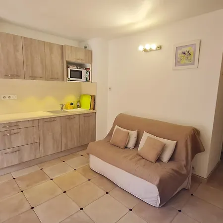 Coin-nuit Avec Parking Au Centre De Sainte-maxime, Golfe De St-tropez - Fr-1-780-41 *