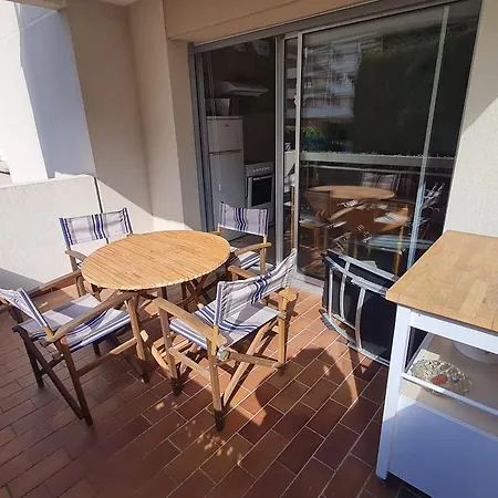 Coin-nuit Avec Parking Au Centre De Sainte-maxime, Golfe De St-tropez - Fr-1-780-41 Apartment